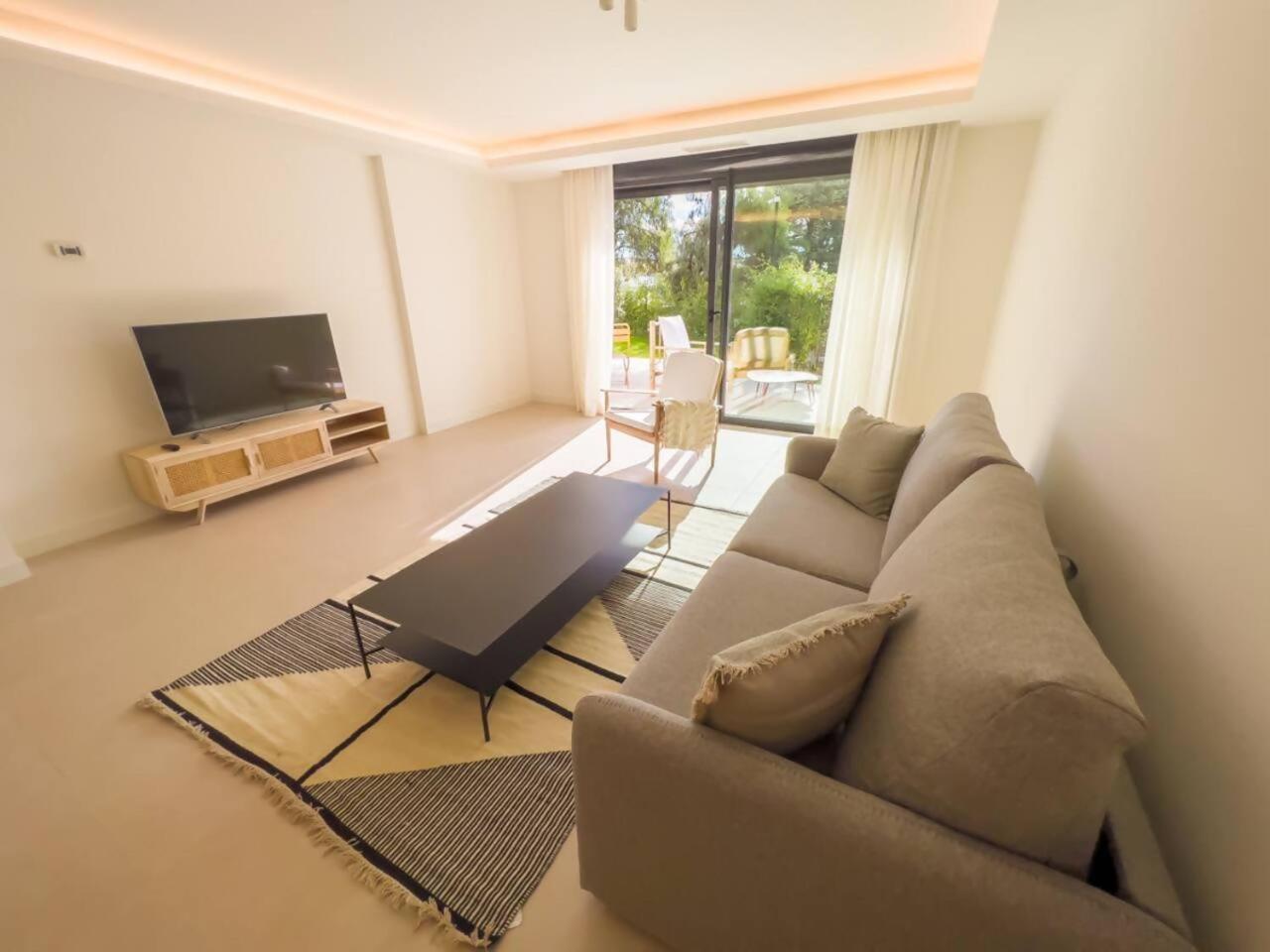 Bajo Con Jardin En La Milla De Oro Appartement Marbella Buitenkant foto