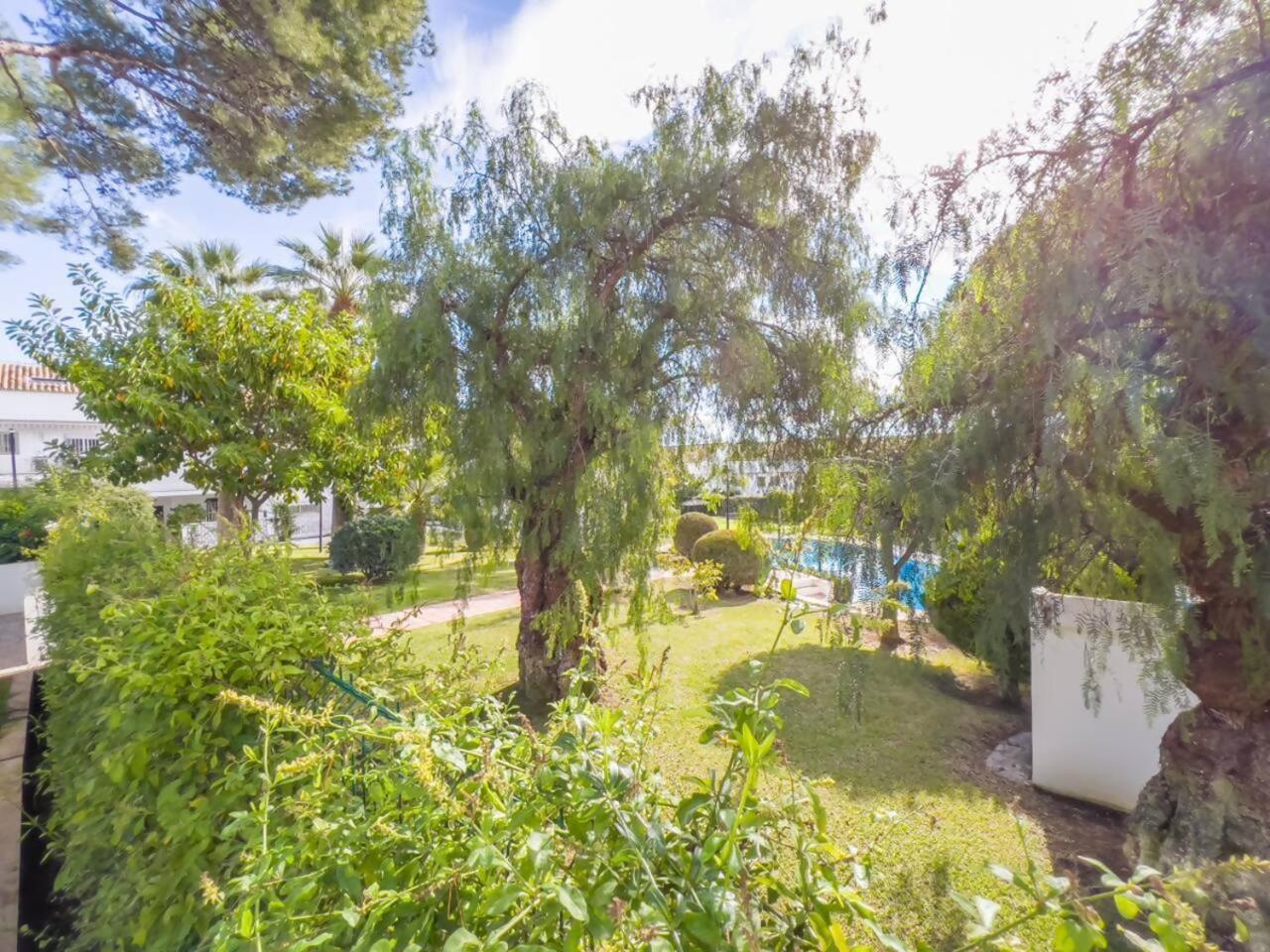 Bajo Con Jardin En La Milla De Oro Appartement Marbella Buitenkant foto