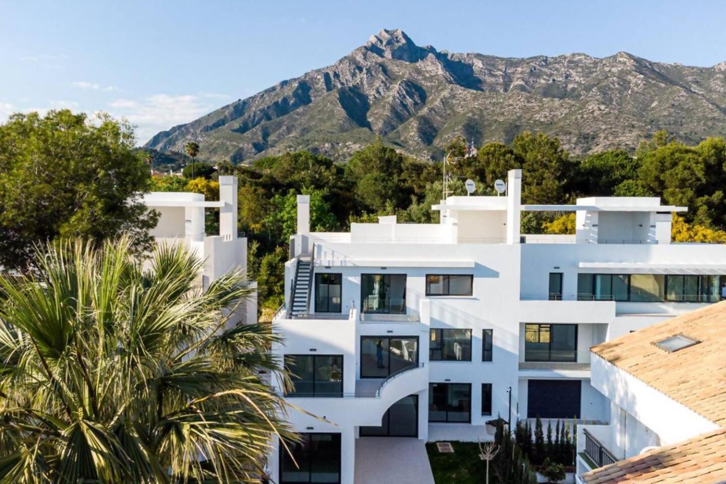 Bajo Con Jardin En La Milla De Oro Appartement Marbella Buitenkant foto