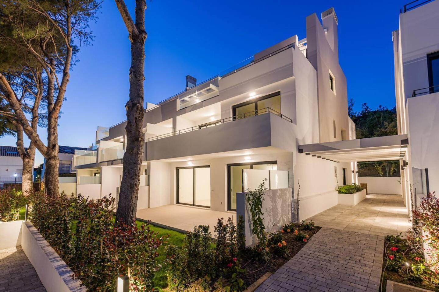 Bajo Con Jardin En La Milla De Oro Appartement Marbella Buitenkant foto