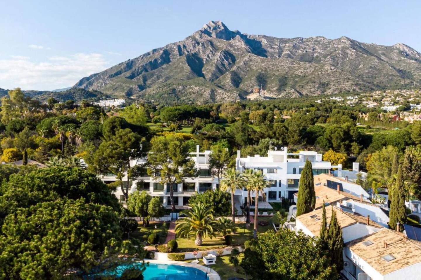 Bajo Con Jardin En La Milla De Oro Appartement Marbella Buitenkant foto